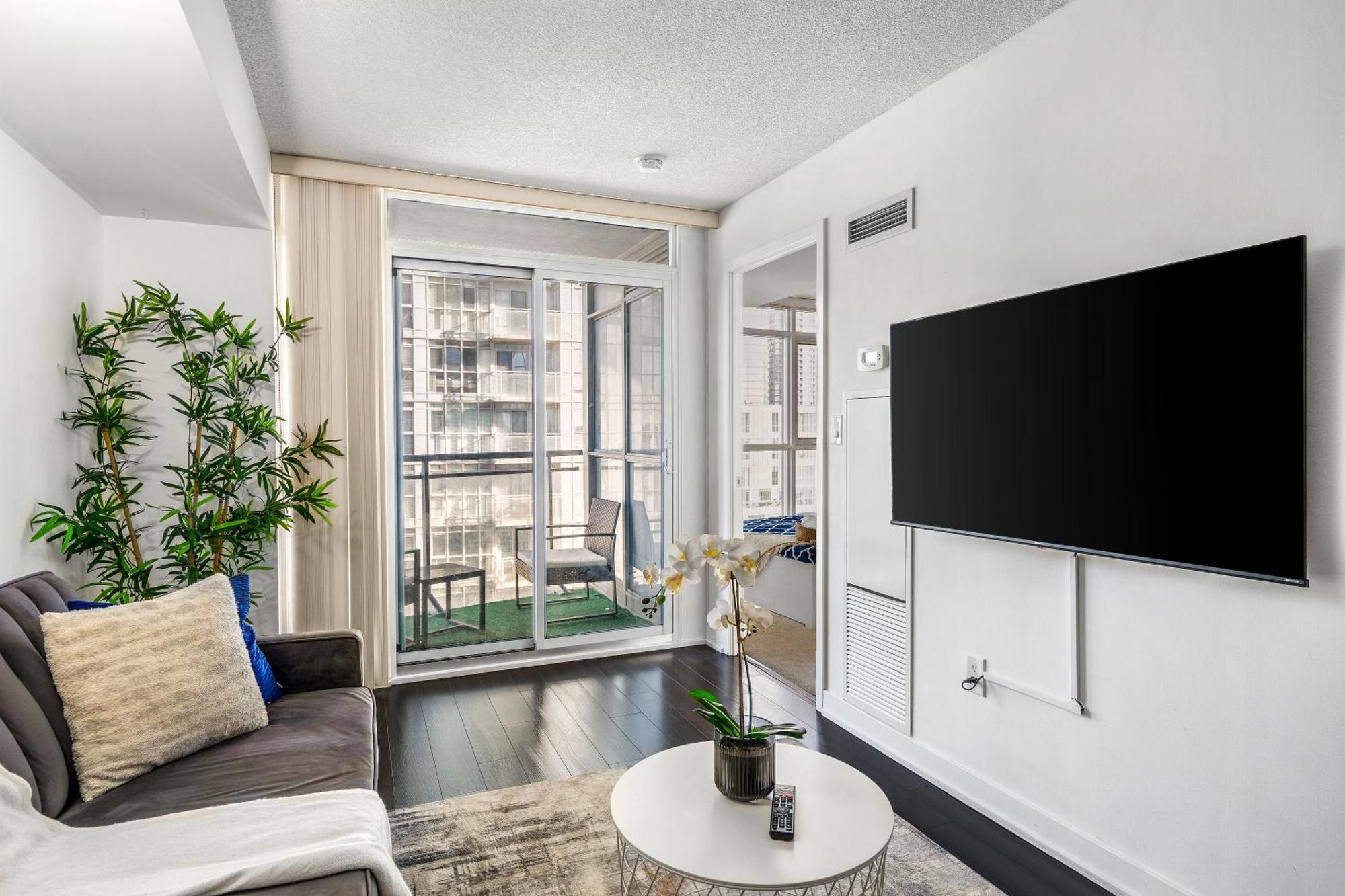 Exquisite Condos By Cn Tower With Parking Toronto Exterior foto
